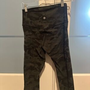 lululemon athletica women’s align Camo Leggings 28” - green/black